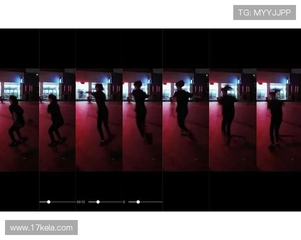 小福妹征服巨型滑板:从颤抖到飞驰的逆袭之路 小福妹征服巨型滑板:从颤抖到飞驰的逆袭之路