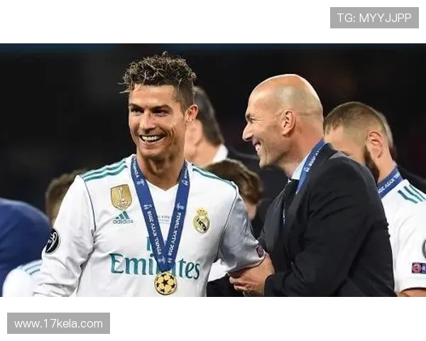 弗洛伦蒂诺亲赴佛罗里达督战皇马世俱杯首战(2) 弗洛伦蒂诺亲赴佛罗里达督战皇马世俱杯首战(2)